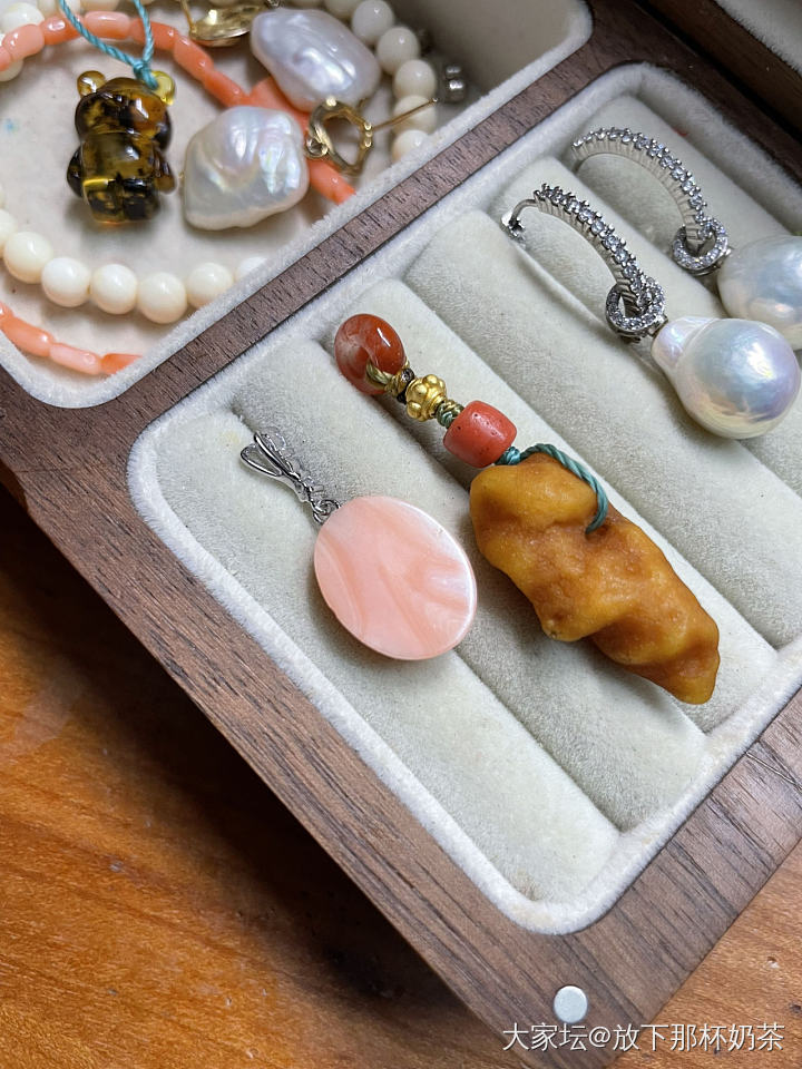 周末更新 血亏清理小百手链 都对半出珊瑚珍珠绿松蜜蜡小精品_有机宝石