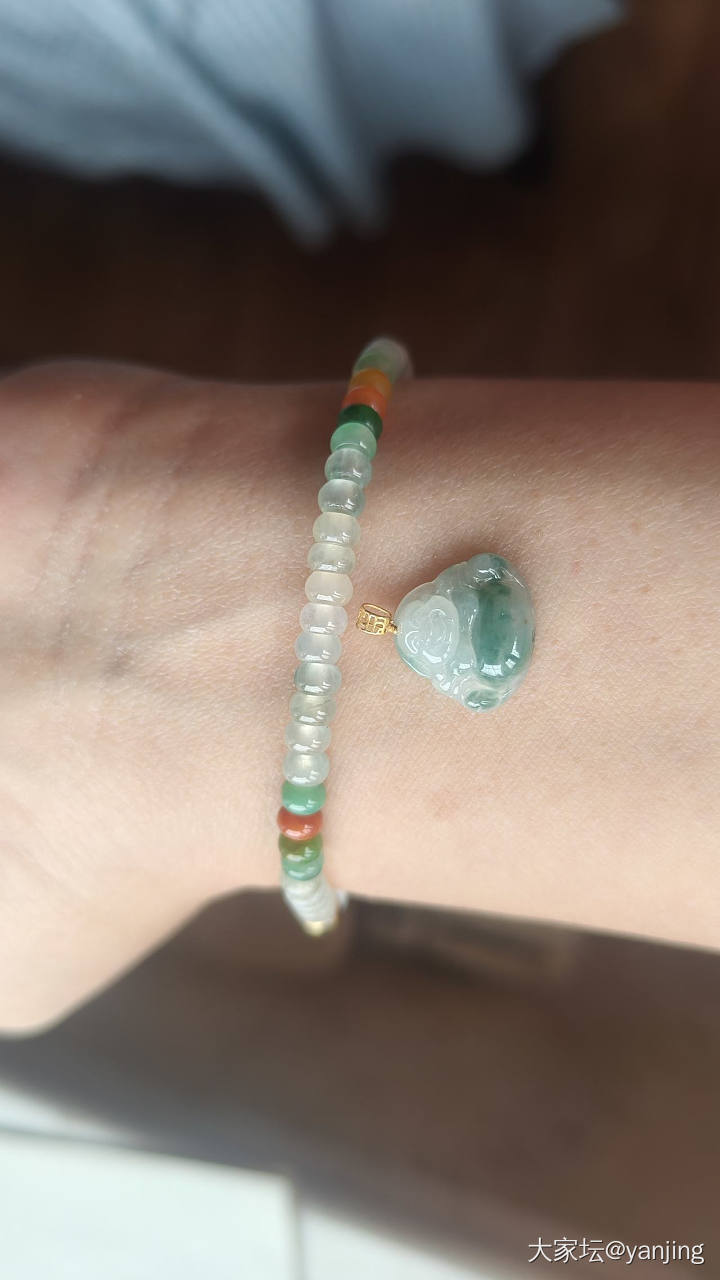 天然缅甸A货翡翠吊坠_翡翠