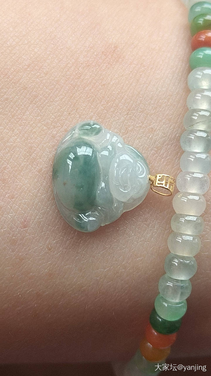 天然缅甸A货翡翠吊坠_翡翠