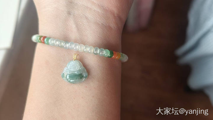 天然缅甸A货翡翠吊坠_翡翠