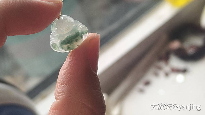 天然缅甸A货翡翠吊坠_翡翠