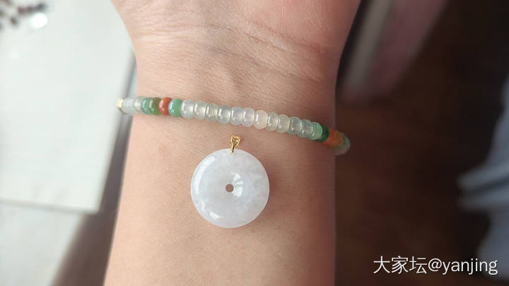 天然缅甸A货翡翠吊坠_翡翠