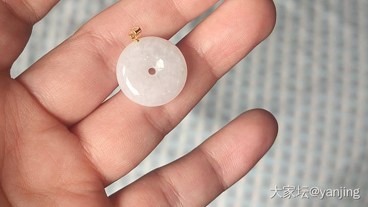 天然缅甸A货翡翠吊坠_翡翠