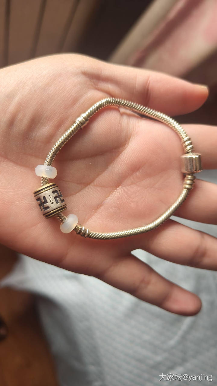 天然缅甸A货翡翠吊坠_翡翠