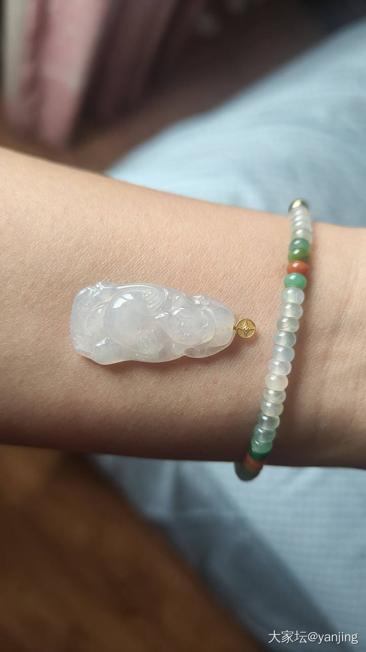 天然缅甸A货翡翠吊坠_翡翠