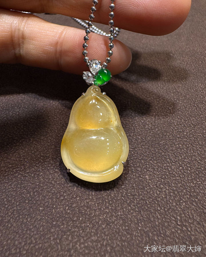 明艳的柠檬黄葫芦吊坠_翡翠