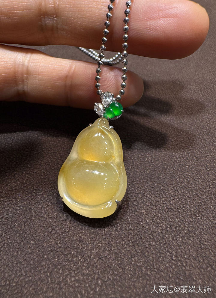 明艳的柠檬黄葫芦吊坠_翡翠