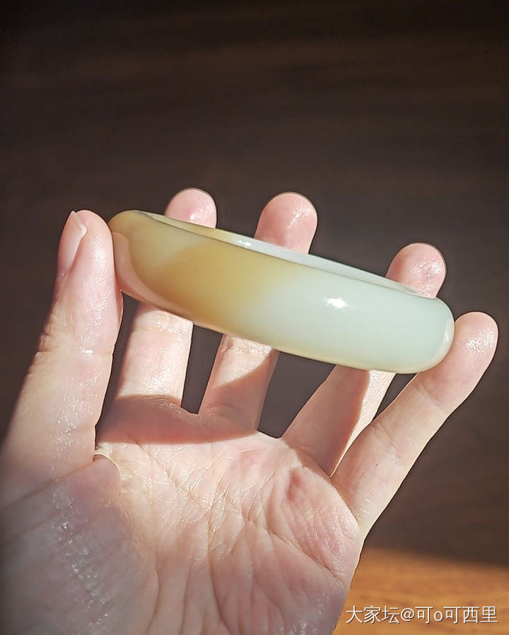 清理原本的自珍 和田玉 糖（青）白镯_和田玉