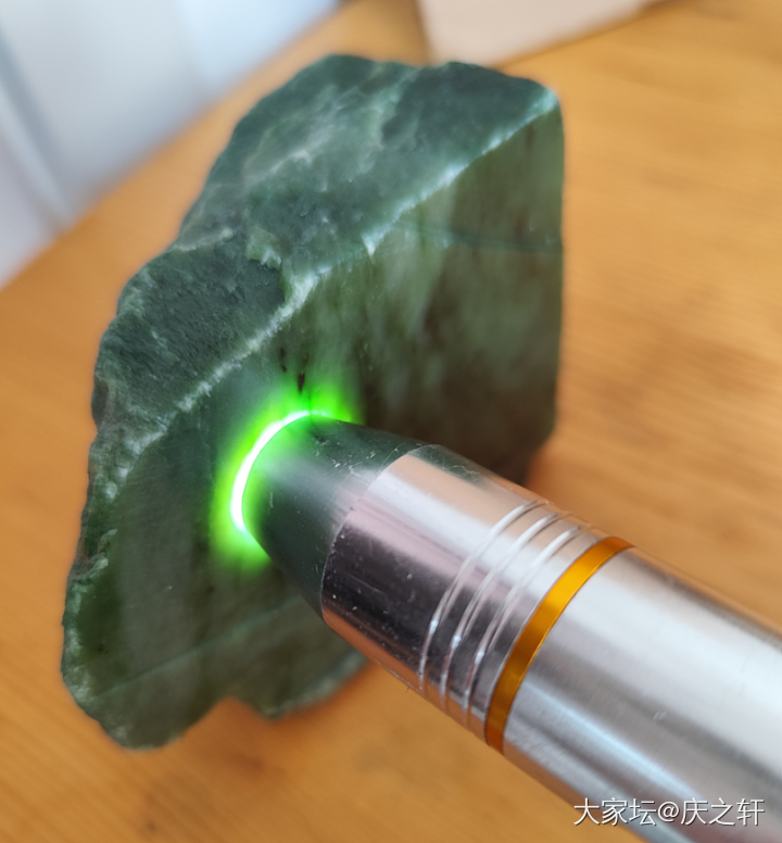 和田玉新疆碧玉原石天然小摆件845克_和田玉