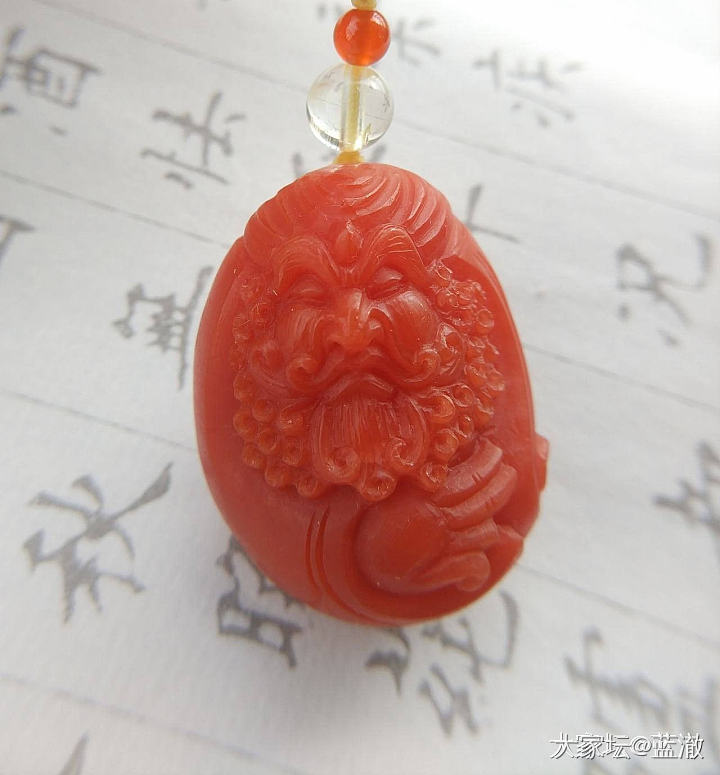 出几个品质不错的自珍和田玉、南红吊坠_和田玉