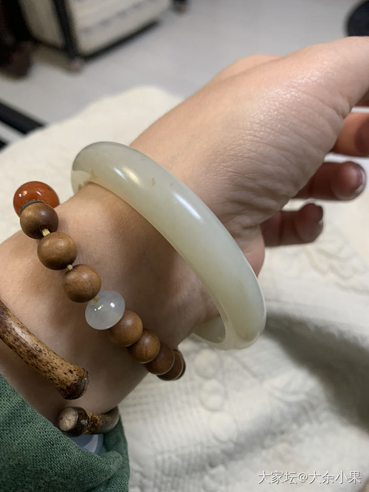 新疆和田玉籽镯_和田玉