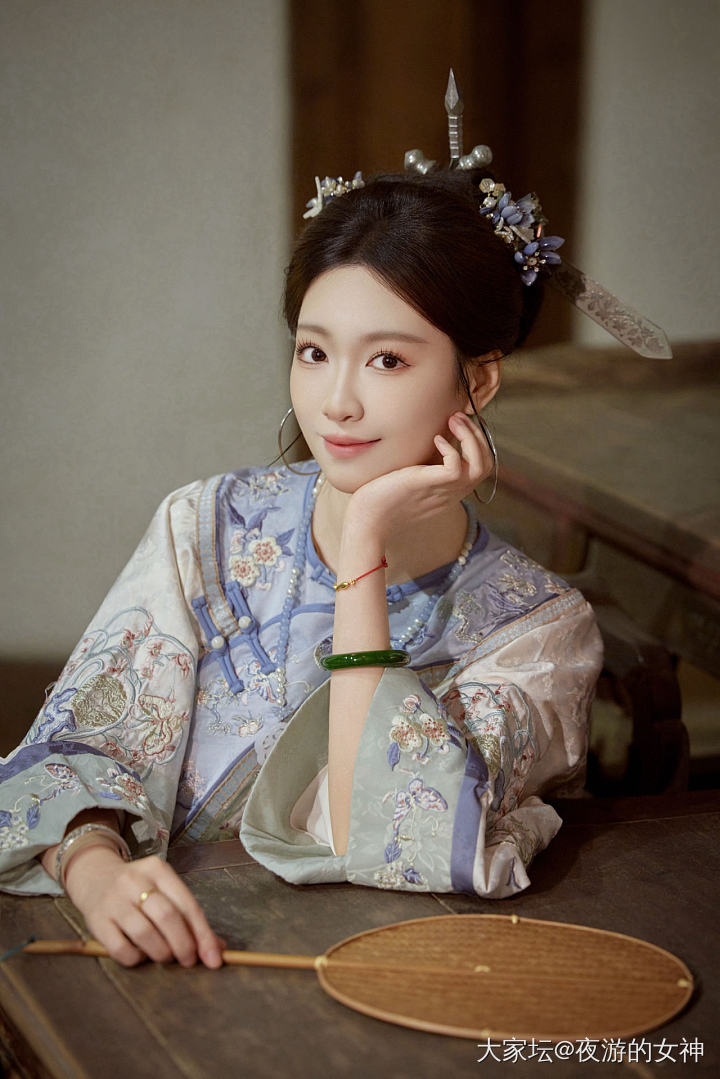 经不住勾引_项链金