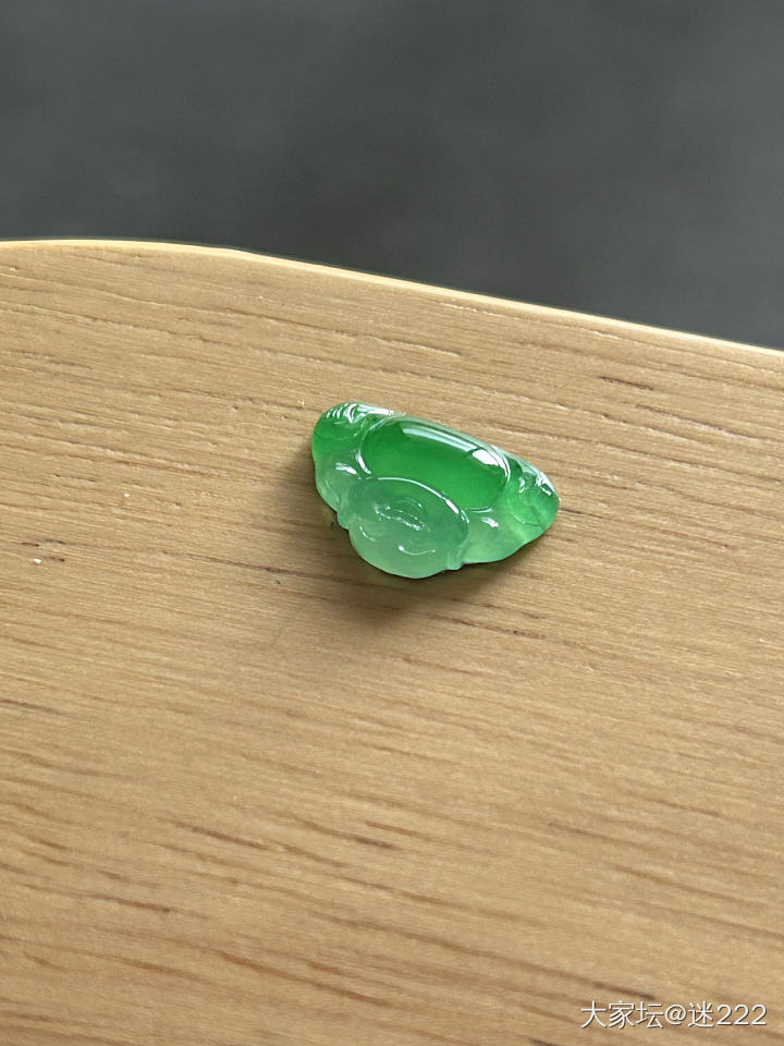 阳绿佛公_翡翠