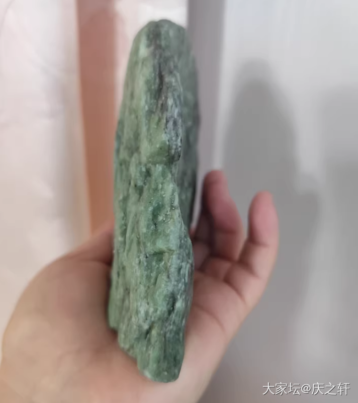 和田玉碧玉苹果绿山料原石小摆件_和田玉