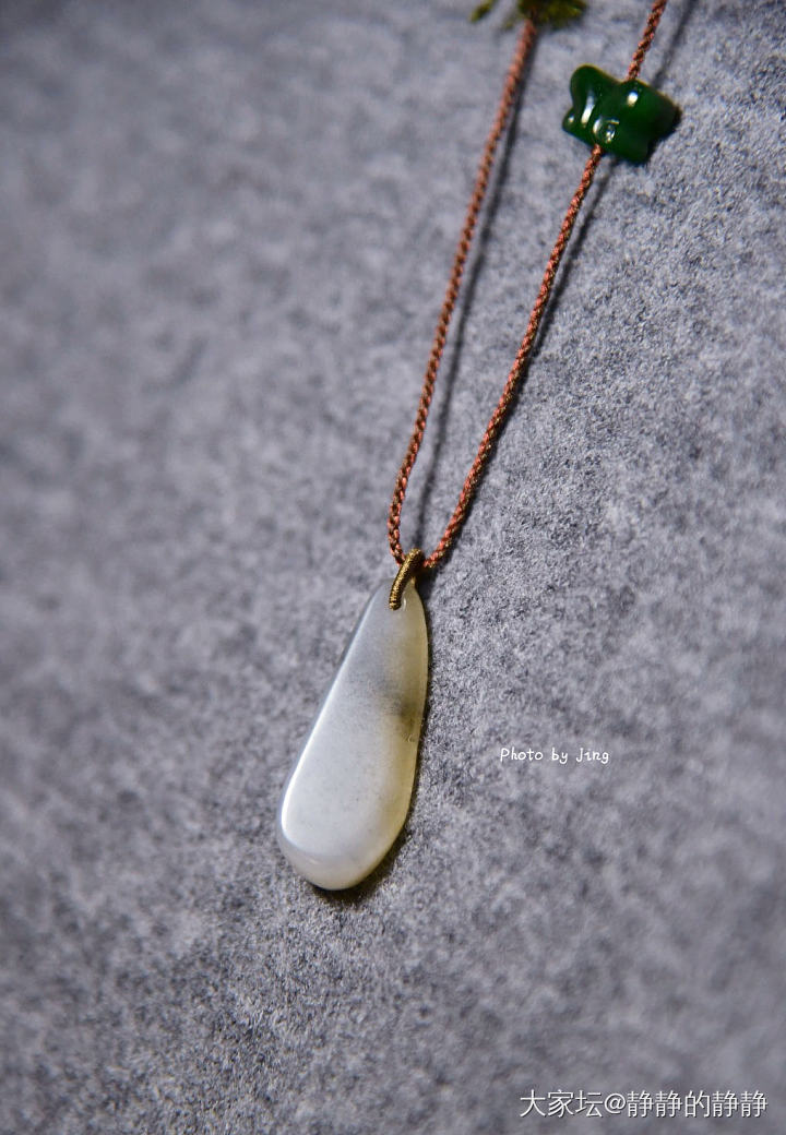 三色小油坨一枚_和田玉