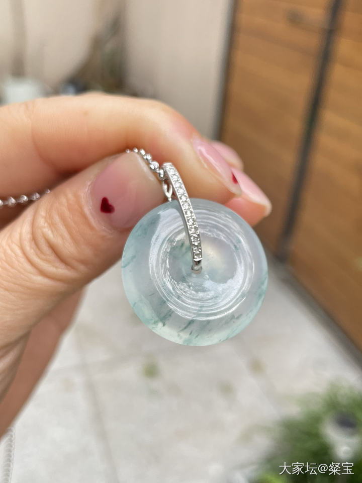 18K金钻镶嵌高冰飘花肥扣子_翡翠