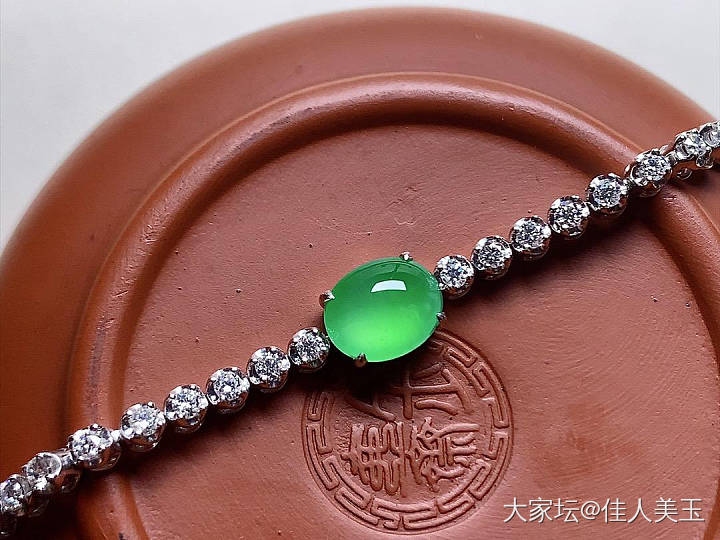 佳人美玉高冰种木那蛋面镶金手链_翡翠