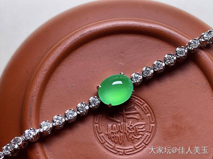 佳人美玉高冰种木那蛋面镶金手链_翡翠