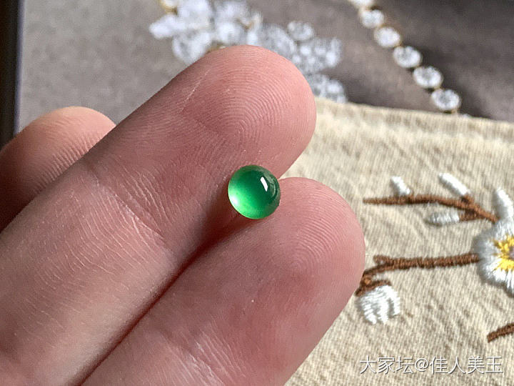 佳人美玉 龙石种小灯泡💡蛋面_翡翠
