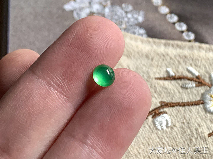 佳人美玉 龙石种小灯泡💡蛋面_翡翠