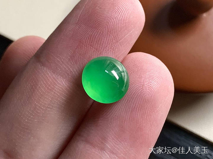 佳人美玉木那绿蛋面_翡翠