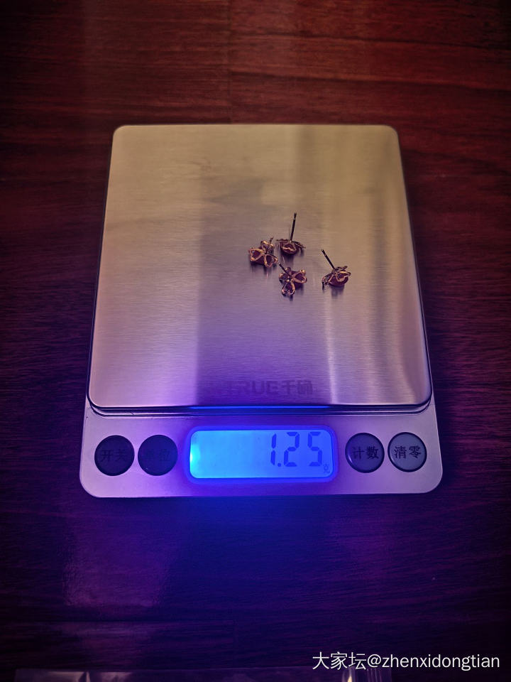 按金价出18K王同学耳钉_金