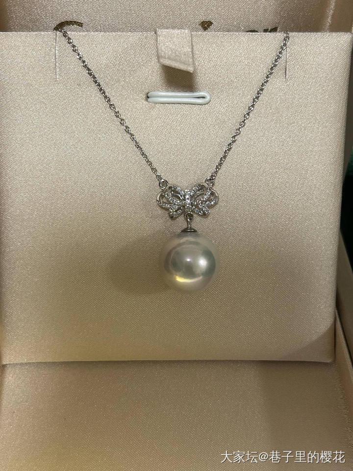 18k钻石蝴蝶结项链_金