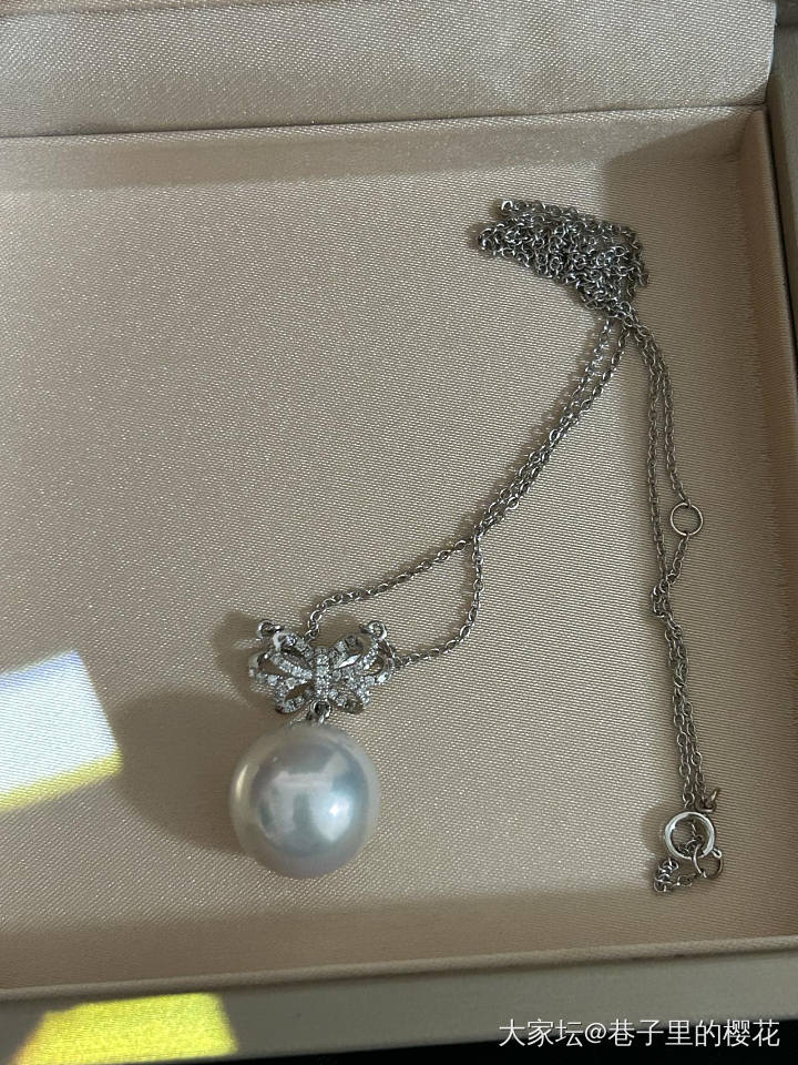 18k钻石蝴蝶结项链_金