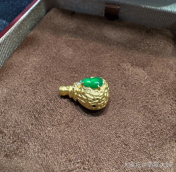 18K金镶缅料葫芦三通_翡翠
