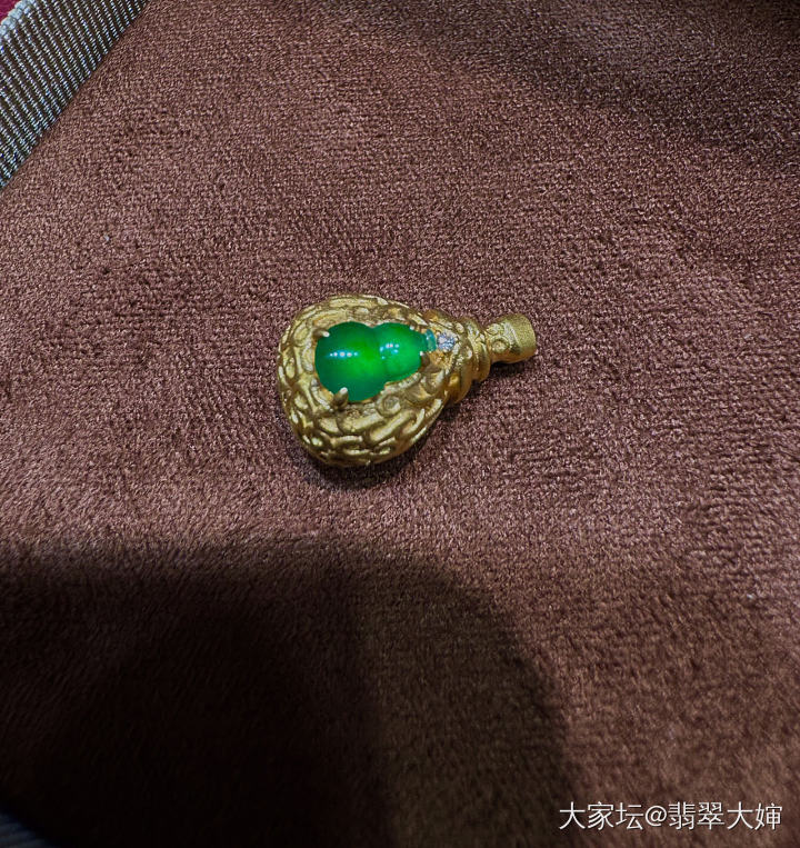 18K金镶缅料葫芦三通_翡翠