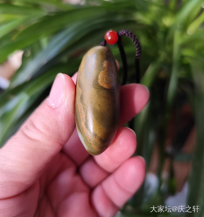 和田玉特色吊坠挂件46克_和田玉