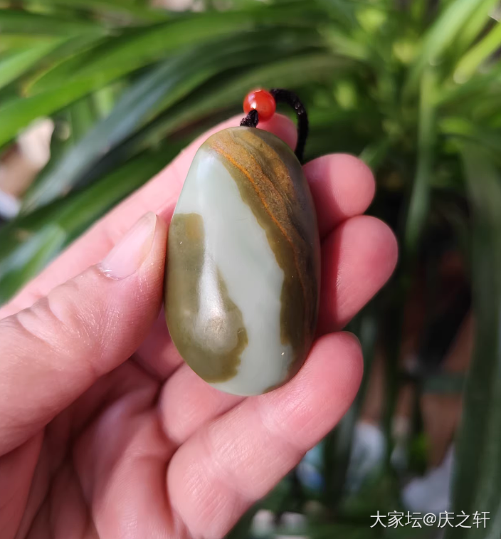 和田玉特色吊坠挂件46克_和田玉