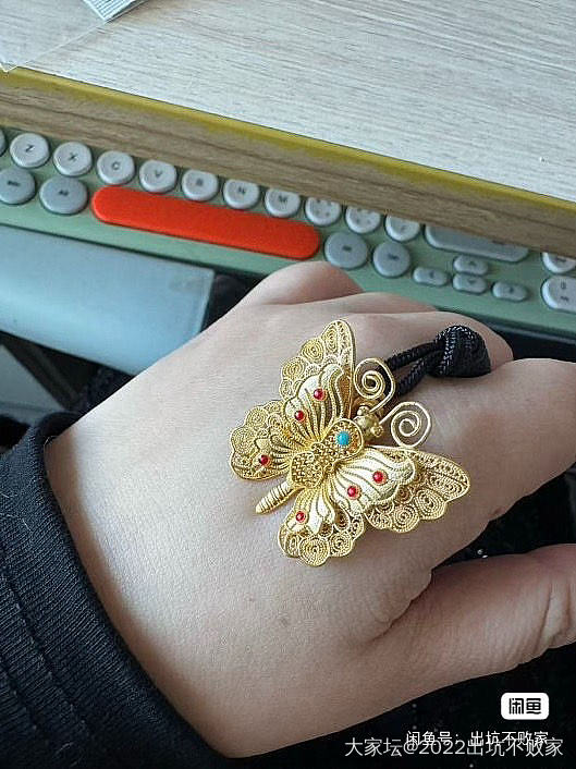 出些金子和翡翠等_金