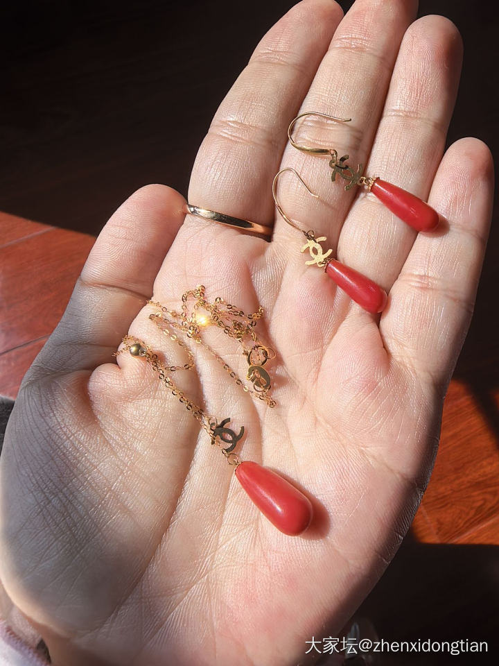 按金价出18K王同学耳钉_金