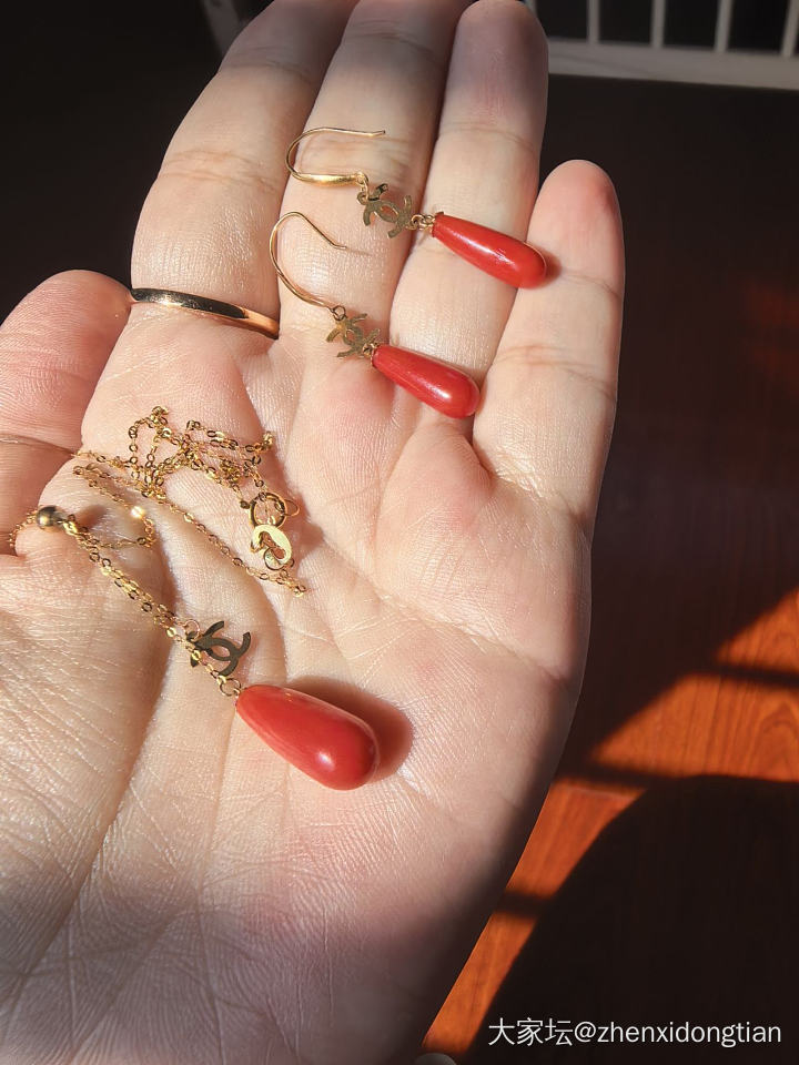 按金价出18K王同学耳钉_金