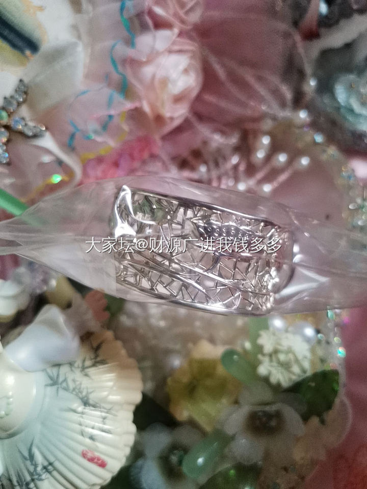 百年宝诚品牌银镯 花丝，镂空，浮雕工艺_银