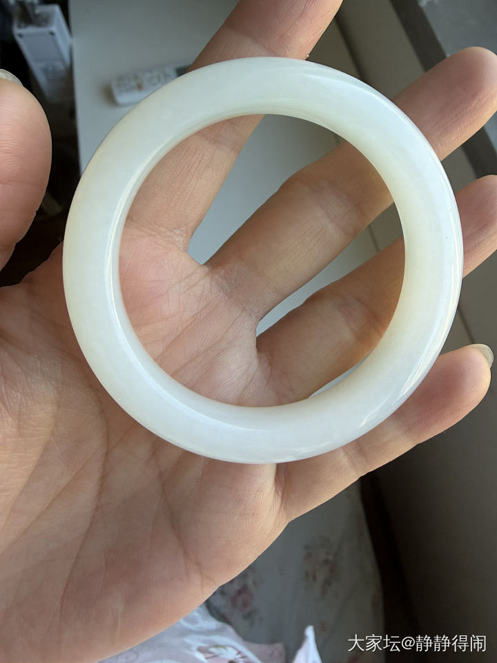 和田俄白54有一块留皮_和田玉