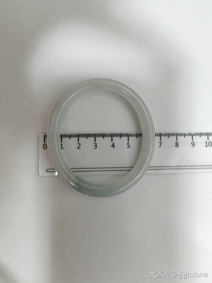 翡翠A货贵妃手镯圆条55圈口贵妃_翡翠