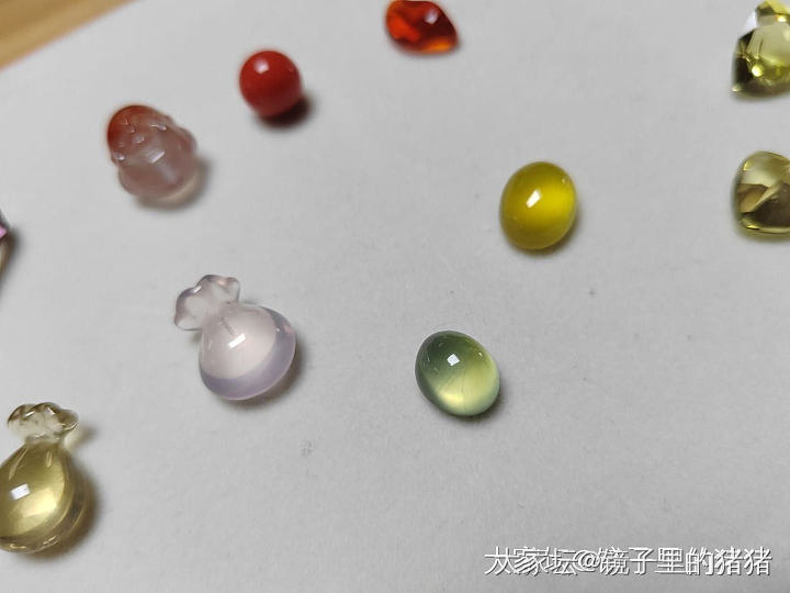 一些裸石，都带证书_翡翠