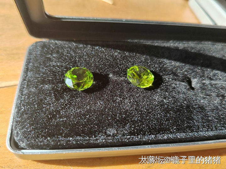 一些裸石，都带证书_翡翠