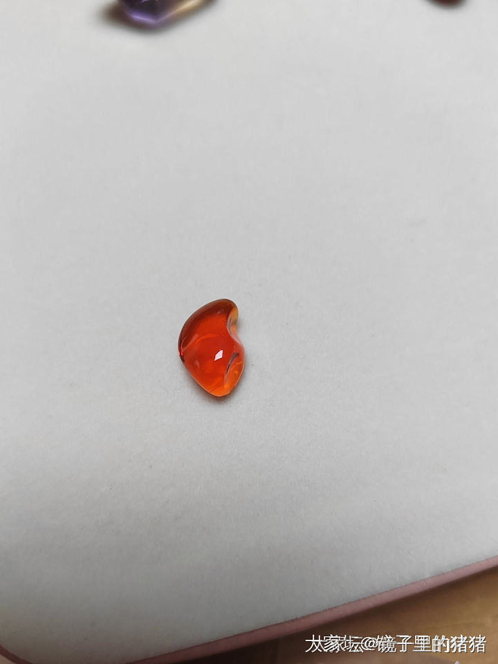 一些裸石，都带证书_翡翠