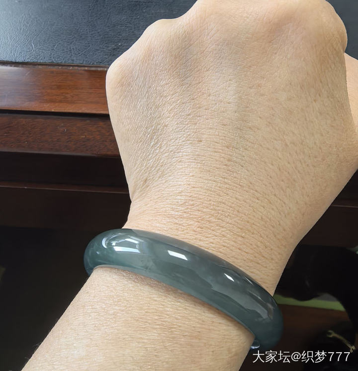 危地马拉翡翠手镯53.5_翡翠