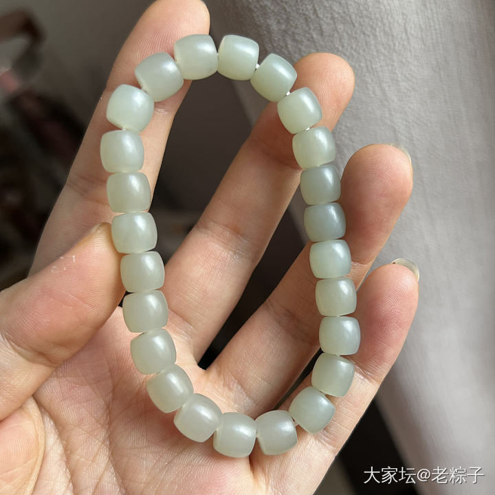 青白玉籽料直切手串_和田玉
