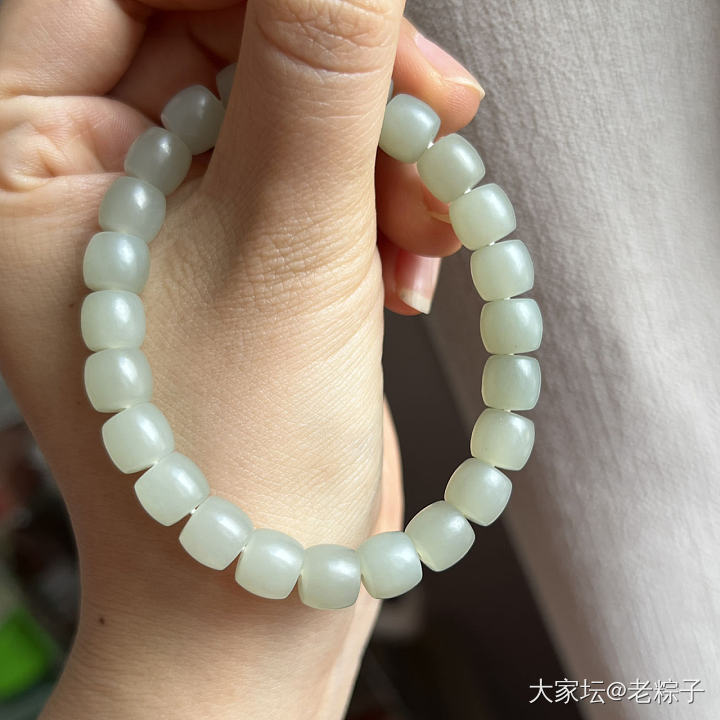 青白玉籽料直切手串_和田玉