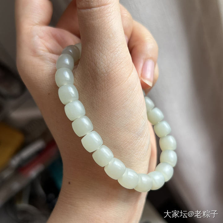 青白玉籽料直切手串_和田玉