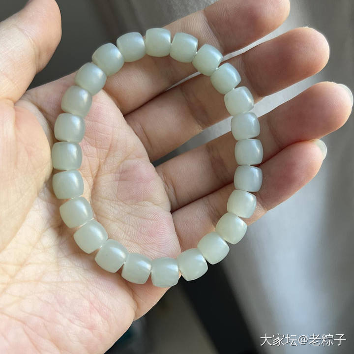 青白玉籽料直切手串_和田玉