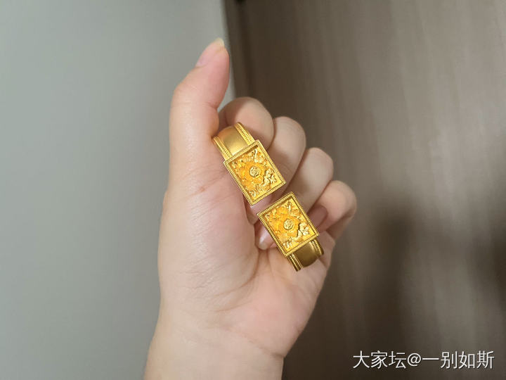 足金方头牡丹开口镯_金