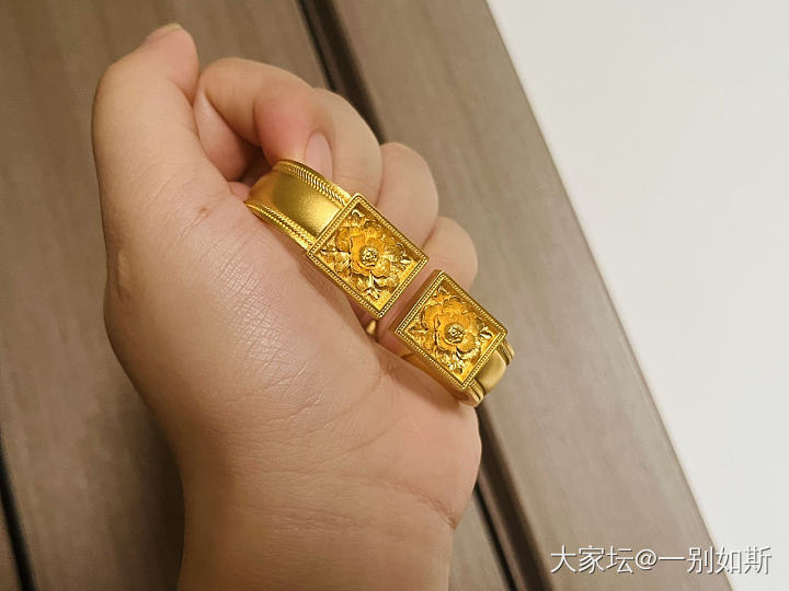 足金方头牡丹开口镯_金