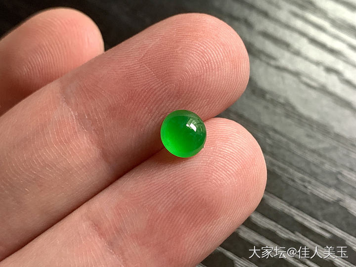 佳人美玉色标阳绿蛋面价18800_翡翠