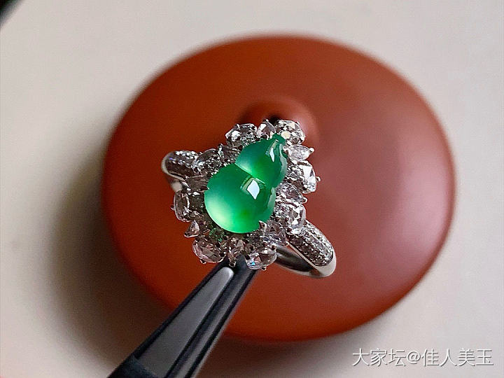 佳人美玉玻璃种木那绿葫芦戒指行家货_翡翠